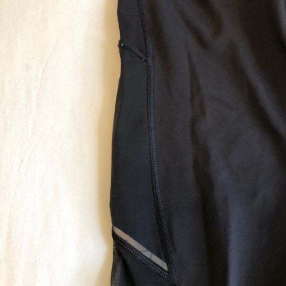 Cropped Black Lululemon Leggings - Picture 4 of 5